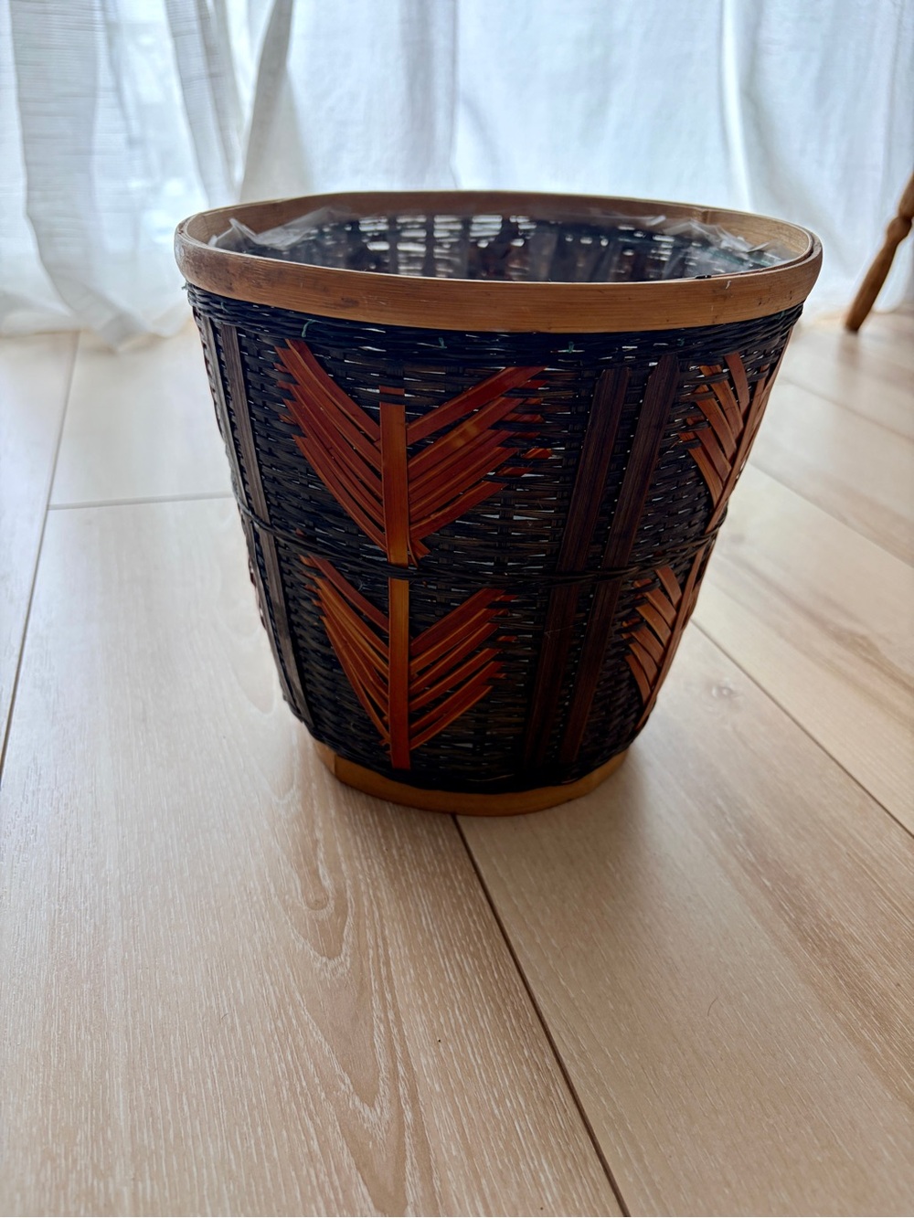 Vintage mid century cache-pot